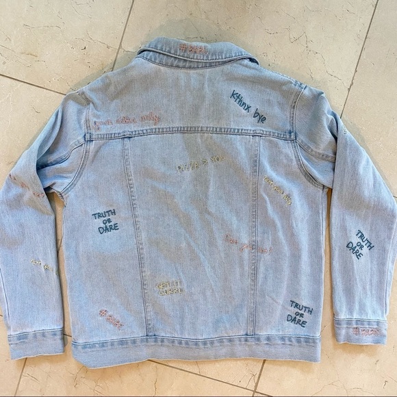PacSun Light Jean Jacket Truth or Dare Medium - Picture 2 of 11